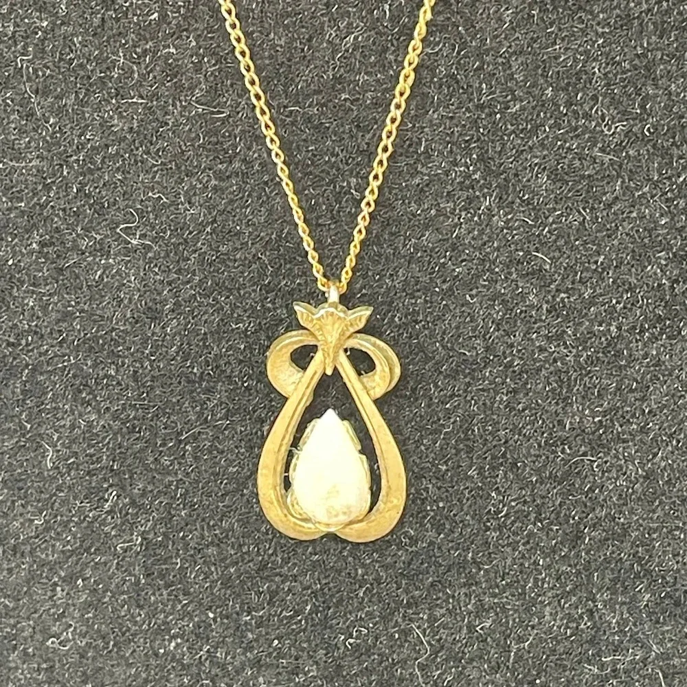 Vintage D.E.C. DEC D. E. C. 14K Gold Filled Opal Pendant Necklace 18 Inch